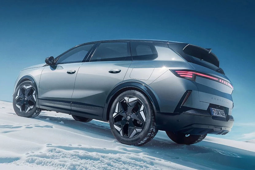 Opel Grandland Blitz AWD electric SUV